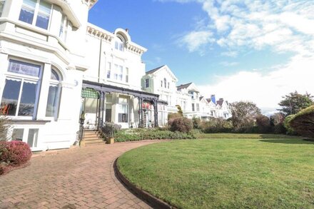 ISMAY BILLIARD ROOM APARTMENT - TITANIC INTEREST in Waterloo, Merseyside