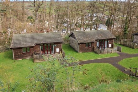 CHALET LOG CABIN C9, family friendly, with a garden in Combe Martin