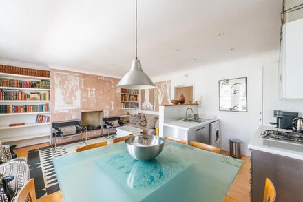 Chic Top Floor Apartment in the heart of Notting Hill Ladbroke Grove