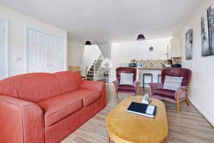 Nestled in the heart of Frinton on Sea is this terraced mews cottage offering open plan living