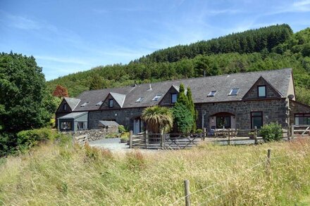 Pine Cottage - Exceptional Location In Snowdonia National Park Near Beaches