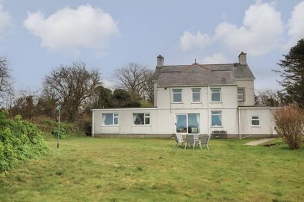 DOLAFON, pet friendly, country holiday cottage in Morfa Nefyn