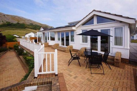 Whitecaps - Three Bedroom Cottage, Sleeps 6