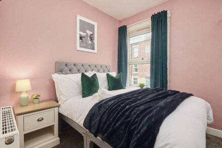 Beautiful Leeds House | Sleeps9 | Free Parking