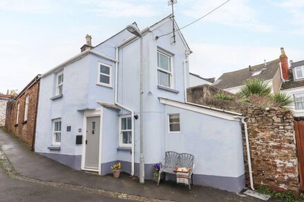 HONEYMOON COTTAGE, pet friendly in Appledore