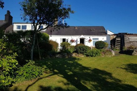 Small and cosy traditional Welsh cottage, Carmel , Caernarfon