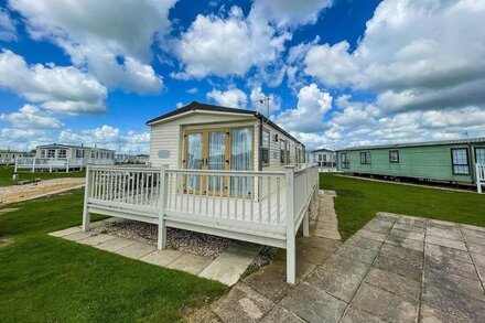 Lovely caravan with decking at Millfields Caravan Park ref 87025F