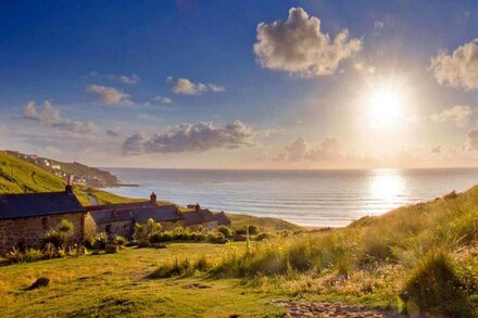 Cat's Cradle, Beach Cottage, in Amazing Location