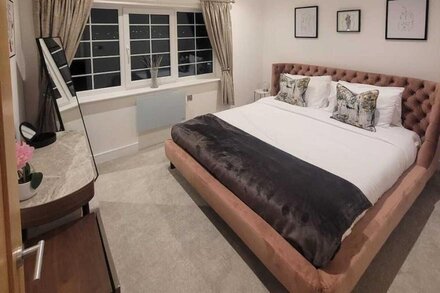 Luxury 1 Bed Apartment In The Heart Of Rochester