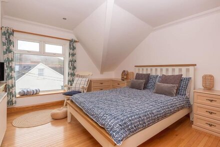 Dudley House - Two Bedroom House, Sleeps 6