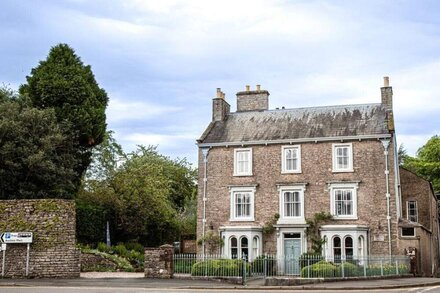 Beautiful 8 bedroom Grade II listed Georgian Townhouse