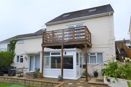 Pebbles garden flat in Saundersfoot