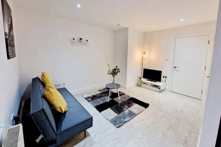 Deluxe 2 Bed Apartment in Uxbridge