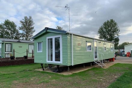 Static Holiday Home in Scenic Family Park