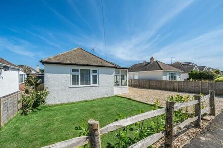 Beautiful Bungalow near the Beach