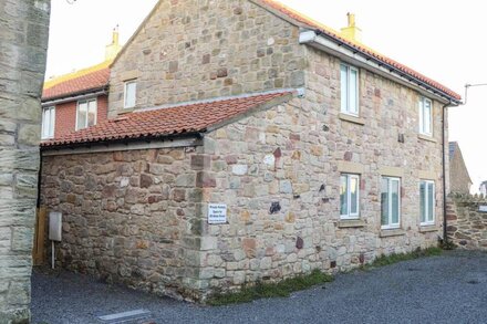 30 UNION STREET, pet friendly, character holiday cottage in Seahouses