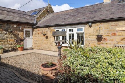 WEST FARM COTTAGE, pet friendly, with open fire in Longhorsley