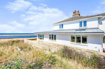 Coastguards Retreat - Luxury, coastal, sea views