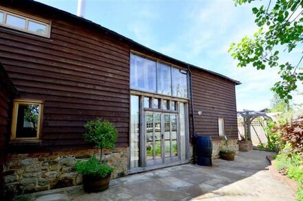 Hartley Dyke Barn in the beautiful Cranbrook