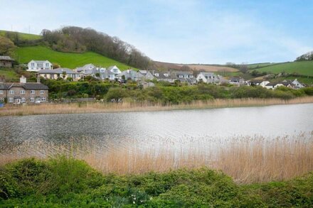 A lovely cottage for couples in the pretty south Devon village of Torcross, South Hams with stunning