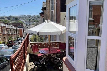 Charming 2-Bed House in Dawlish town centre