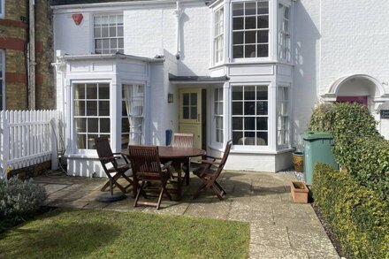 Beautiful Cottage by the sea