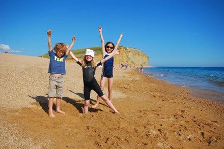 Dorset - Freshwater Beach Holiday Home ...with its own private beach!