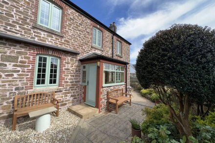 CHURCH HILL COTTAGE - NEW FOR 2023 in Whitchurch, Devon