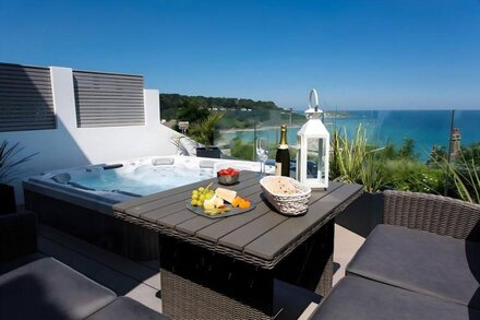 ONE ATLANTIC WATCH, family friendly, with hot tub in Carbis Bay