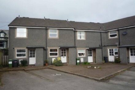 Two Bedroomed Cottage Keswick Centre Two Parking Spaces