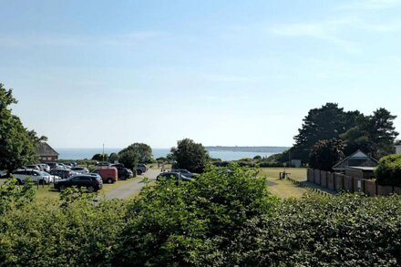 'Raggleswood' - a seaside home on Friars Cliff, Mudeford