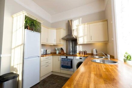 Stunning Quiet Georgian 2bd/2bth in City Centre