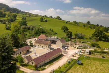 Newly Converted Stables at Stunning Cotswold Farm