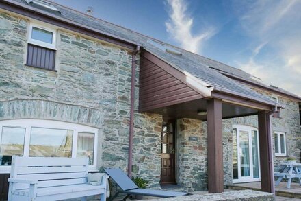 Stabal Penrhyn -  an on the beach that sleeps 6 guests  in 3 bedrooms