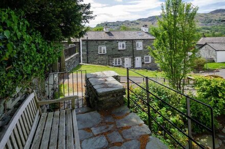 Priest End, Chapel Stile