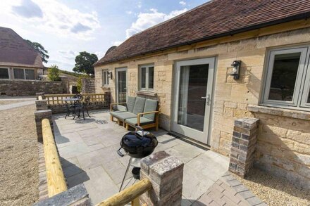 Spacious one bed Cottage on Peaceful Cotswold Farm