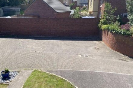 Spacious 4 Bedroom Property With Plenty Room of off Road Parking