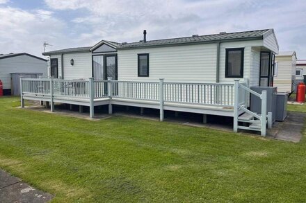 Stunning 2-Bed caravan in Skegness