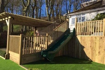 Beach Approach House - 30 steps from beach - kids slide chill-out room - amazing