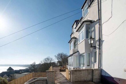 Abalyne Beach House - Beautiful beachhouse - Sea views throughout, modern, brigh