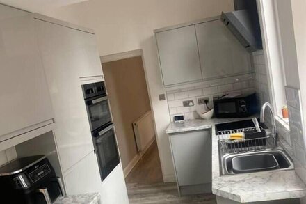 Immaculate 2-Bed House in Manchester