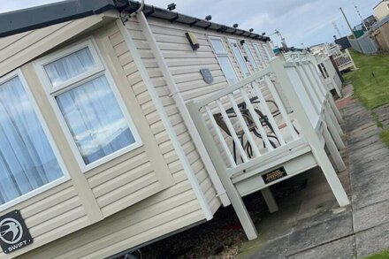 Impeccable 3-Bed caravan in Ingoldmells