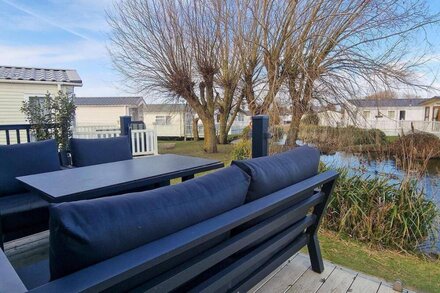 Stunning 6 berth lodge with decking at Manor Park in Hunstanton ref 23064K