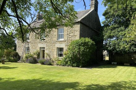 Victorian Northumberland Farmhouse, pets welcome, secure bike storage.