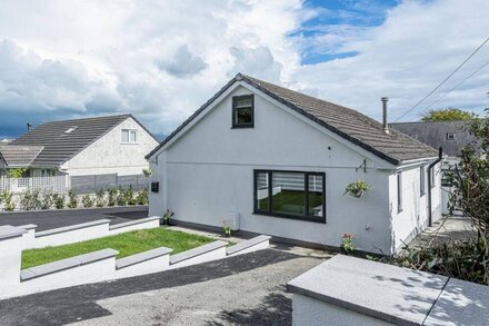 Beautiful Spacious Modern Holiday Home 5 min Walk From Trearddur Bay Beach!