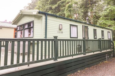 HERDWICK CABIN, family friendly, with a garden in Windermere