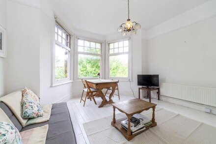 Lovely 1 BDR apt in Victorian House, Kilburn