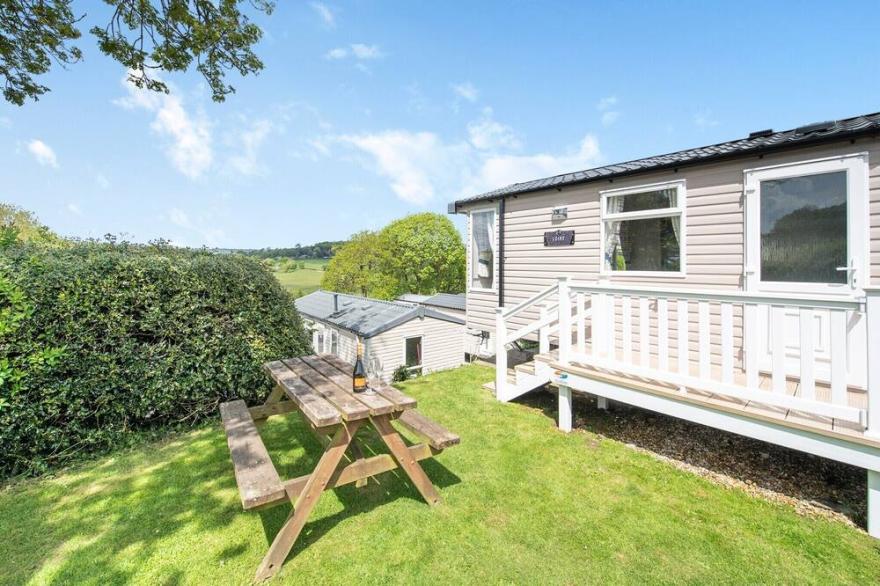 2 bedroom accommodation in Charmouth