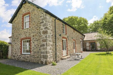 MONKS COTTAGE, pet friendly, character holiday cottage in Chagford