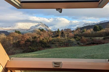 Apartment with amazing views of Snowdon and surrounding mountains.